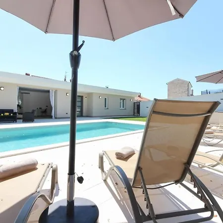 Ferienhaus Mit Privatpool Fuer 6 Personen Ca 130 Qm In Pula, Istrien Istrische Riviera Holiday home Pula